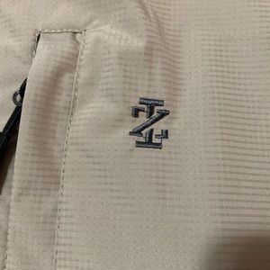 Men’s Izod Khaki Vest Size M NWOT